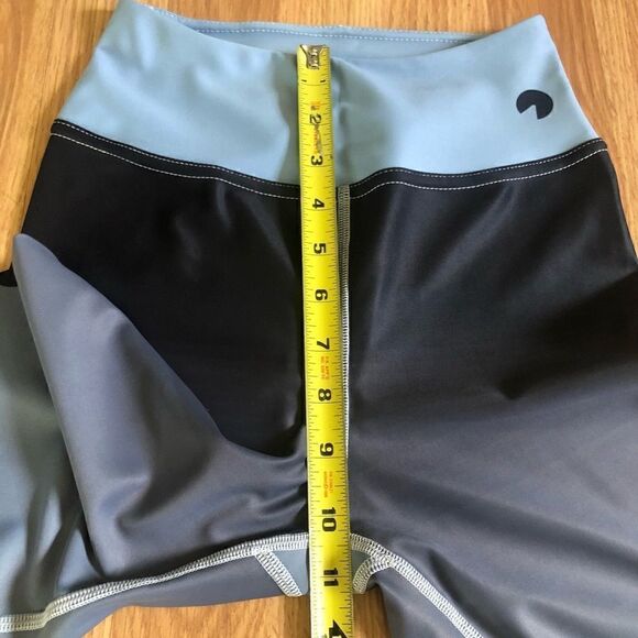 MAUILIFE CAKE 50 SPF Blue/Gray/White Leggings Women’s SIZE SM - Picture 6 of 9